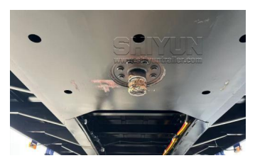 Livestock trailer king pin underside detail