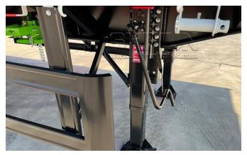 Livestock trailer landing gear detail
