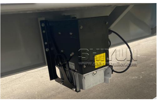 Wing van trailer hydraulic motor detail