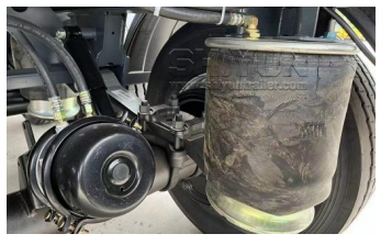 Livestock trailer air suspension detail