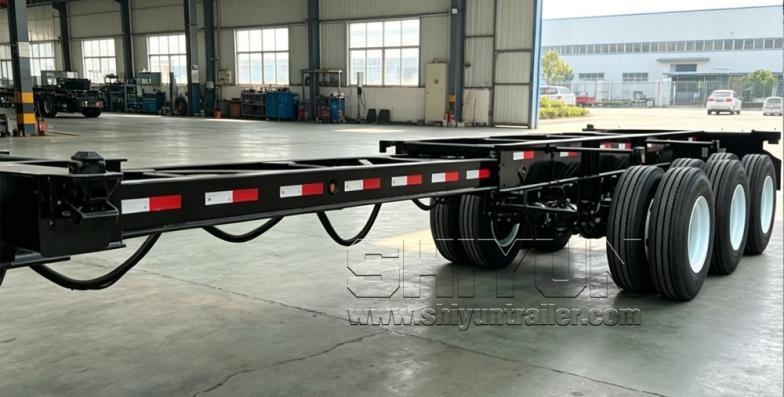 Length extendable telescopic container trailer chassis