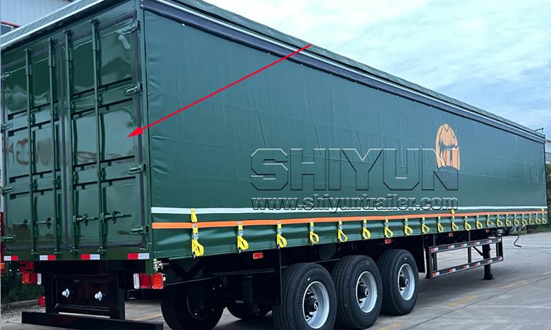 Green curtain side trailer end panel
