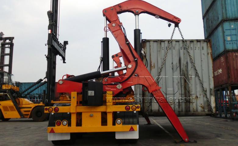 XCMG MQH37 side lifter crane lifting container at port