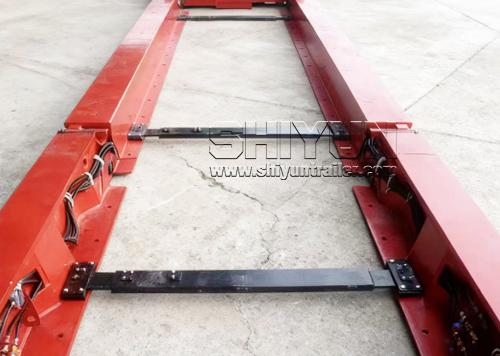 Turntable steering linkage detail